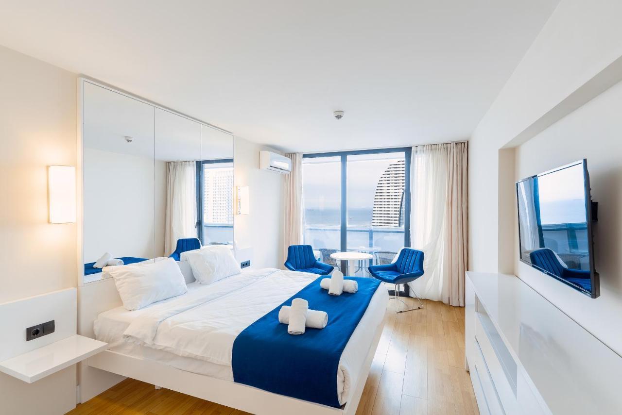 Grand City Apart-Hotel Batumi Exteriör bild