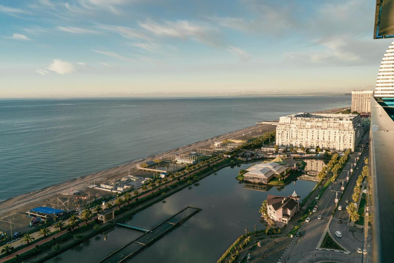 Grand City Apart-Hotel Batumi Exteriör bild